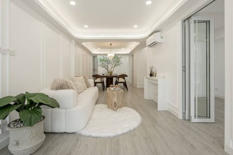 Townhouse in Bangkok, Thailand 4 bedrooms № 161118 - photo 8