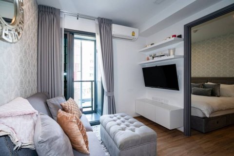 Condo in Bangkok, Thailand, 1 bedroom  № 161120 - photo 2