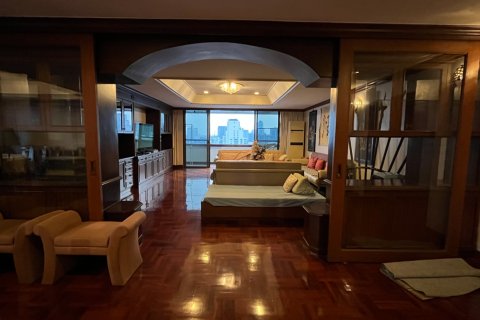 Condo à Watthana, Bangkok, Thaïlande, 3 chambres № 201038 - photo 13