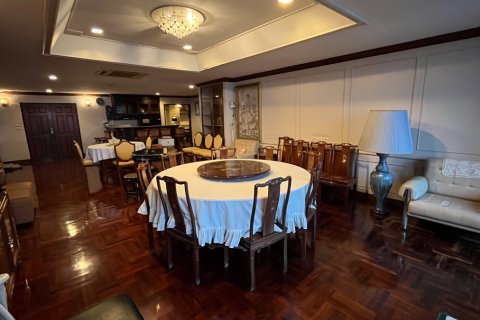 Condo à Watthana, Bangkok, Thaïlande, 3 chambres № 201038 - photo 7