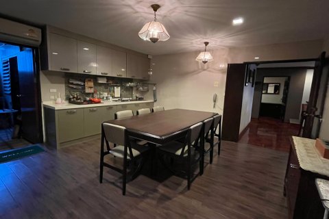 Condo à Watthana, Bangkok, Thaïlande, 3 chambres № 201038 - photo 8