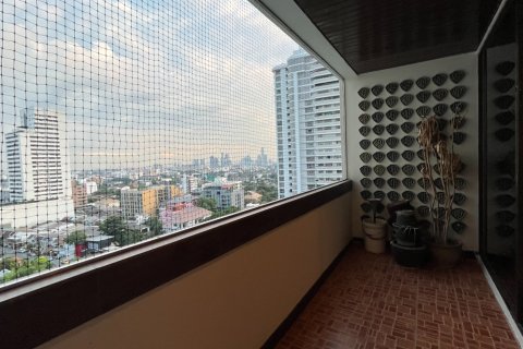 Condo à Watthana, Bangkok, Thaïlande, 3 chambres № 201038 - photo 2