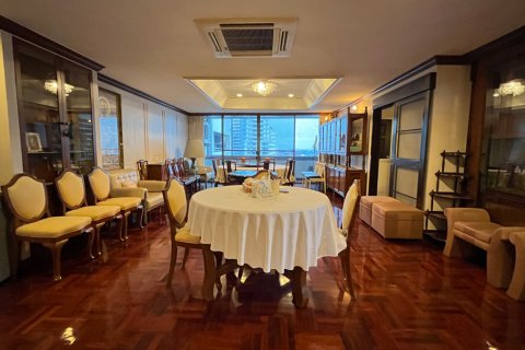 Condo à Watthana, Bangkok, Thaïlande, 3 chambres № 201038 - photo 12