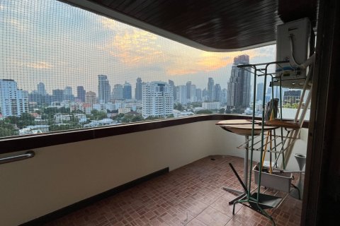 Condo à Watthana, Bangkok, Thaïlande, 3 chambres № 201038 - photo 14