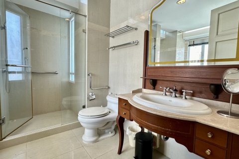 Condo à Watthana, Bangkok, Thaïlande, 2 chambres № 201037 - photo 4