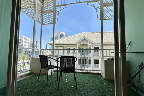 Condo à Watthana, Bangkok, Thaïlande, 2 chambres № 201037 - photo 11