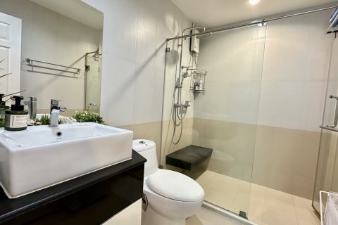 Condo à Watthana, Bangkok, Thaïlande, 2 chambres № 201040 - photo 8