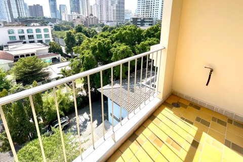 Condo à Watthana, Bangkok, Thaïlande, 2 chambres № 201042 - photo 23