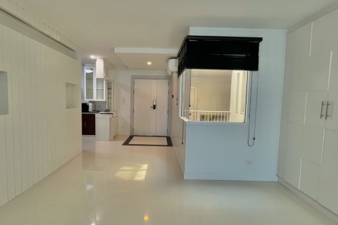 Condo à Watthana, Bangkok, Thaïlande, 2 chambres № 201042 - photo 9