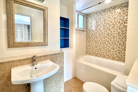 Condo à Watthana, Bangkok, Thaïlande, 2 chambres № 201042 - photo 12