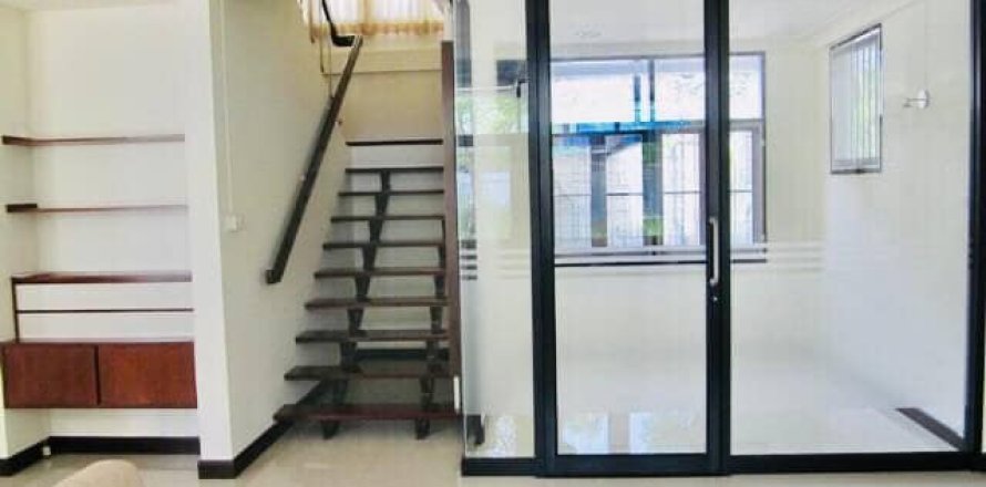 House in Bangkok, Thailand 3 bedrooms № 157534