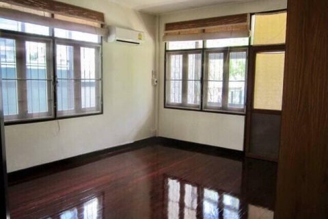 House in Bangkok, Thailand 3 bedrooms № 157534 - photo 5