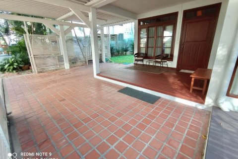 House in Bangkok, Thailand 4 bedrooms № 157539 - photo 18