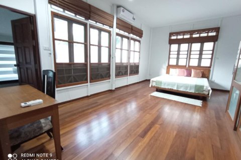 House in Bangkok, Thailand 4 bedrooms № 157539 - photo 10