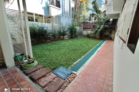 House in Bangkok, Thailand 4 bedrooms № 157539 - photo 20