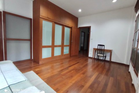 House in Bangkok, Thailand 4 bedrooms № 157539 - photo 9