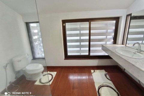House in Bangkok, Thailand 4 bedrooms № 157539 - photo 7