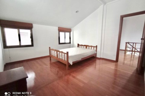 House in Bangkok, Thailand 4 bedrooms № 157539 - photo 4