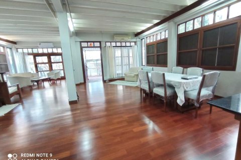 House in Bangkok, Thailand 4 bedrooms № 157539 - photo 12