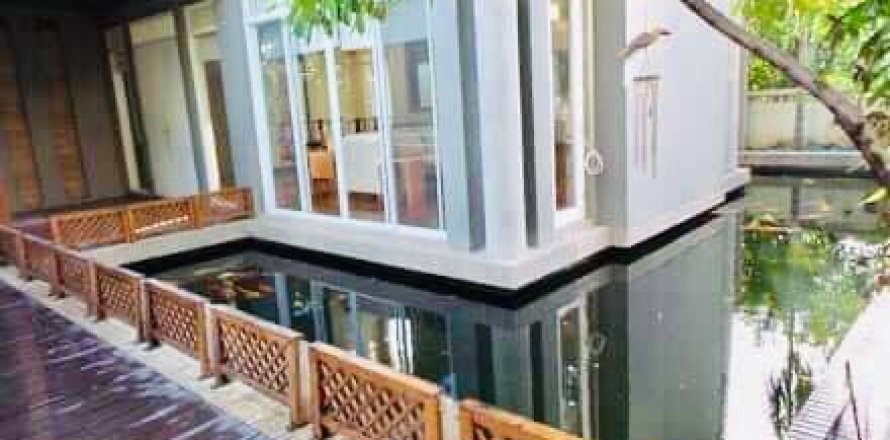 House in Bangkok, Thailand 3 bedrooms № 157538
