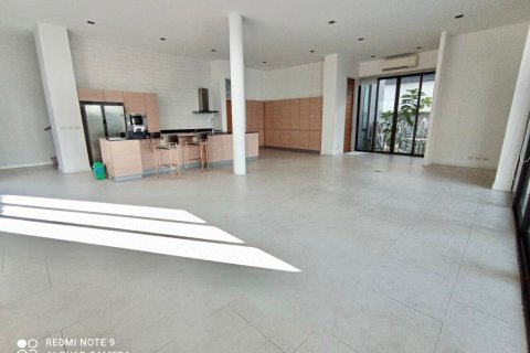 House in Bangkok, Thailand 4 bedrooms № 157535 - photo 21