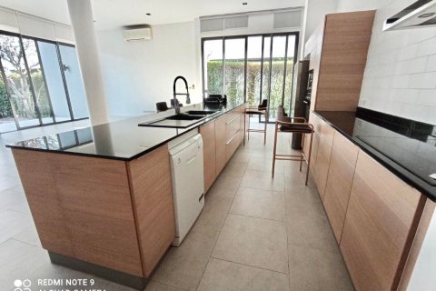 House in Bangkok, Thailand 4 bedrooms № 157535 - photo 18