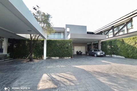 House in Bangkok, Thailand 4 bedrooms № 157535