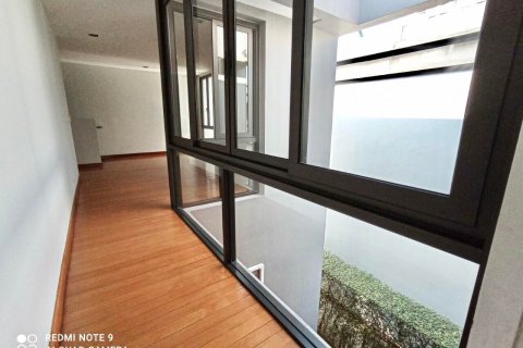 House in Bangkok, Thailand 4 bedrooms № 157535 - photo 8