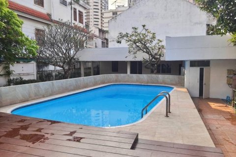 House in Bangkok, Thailand 5 bedrooms № 157536 - photo 12