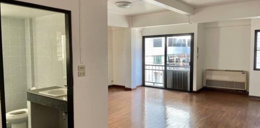 Таунхаус в Бангкоке, Таиланд с 4 спальнями  № 157533