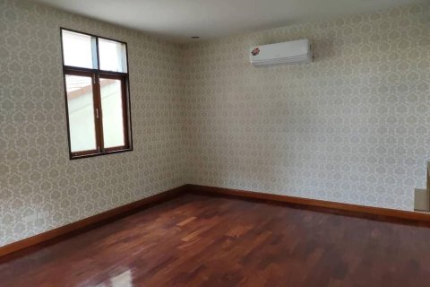 Таунхаус в Бангкоке, Таиланд с 4 спальнями  № 157533 - фото 5