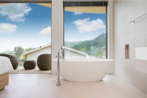 House in Kamala, Thailand 3 bedrooms № 164824 - photo 9