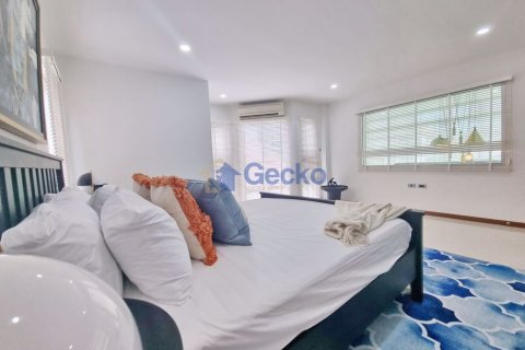 House in Pattaya, Thailand 4 bedrooms № 197288 - photo 28