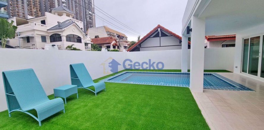 House in Pattaya, Thailand 4 bedrooms № 197288
