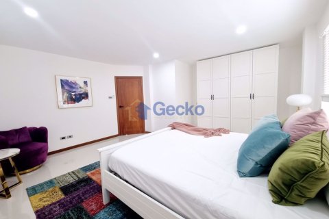 House in Pattaya, Thailand 4 bedrooms № 197288 - photo 22