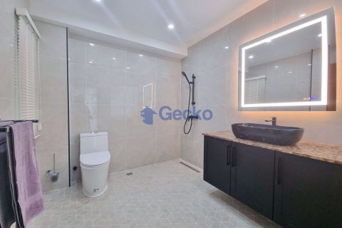 House in Pattaya, Thailand 4 bedrooms № 197288 - photo 24