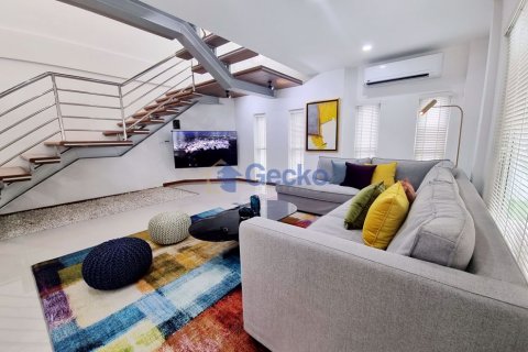 House in Pattaya, Thailand 4 bedrooms № 197288 - photo 6