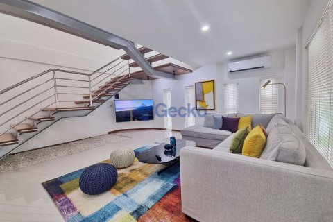House in Pattaya, Thailand 4 bedrooms № 197288 - photo 5