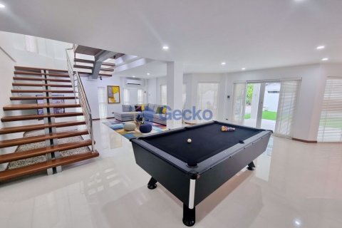 House in Pattaya, Thailand 4 bedrooms № 197288 - photo 9