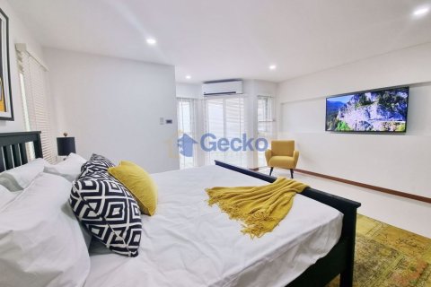 House in Pattaya, Thailand 4 bedrooms № 197288 - photo 18