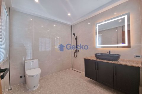 House in Pattaya, Thailand 4 bedrooms № 197288 - photo 29