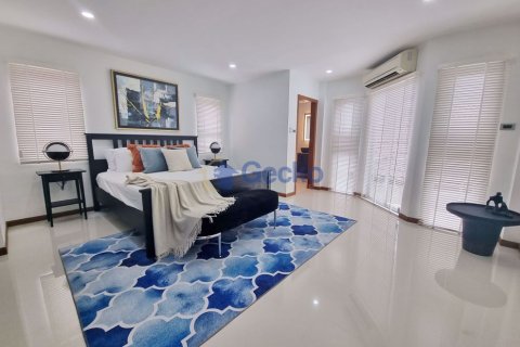 House in Pattaya, Thailand 4 bedrooms № 197288 - photo 27