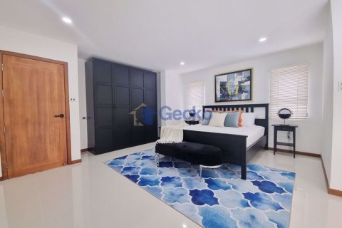 House in Pattaya, Thailand 4 bedrooms № 197288 - photo 26