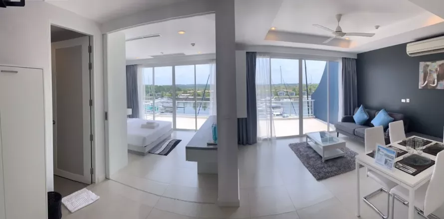 Studio dans le Condo à Nuea Khlong, Thaïlande  № 138385