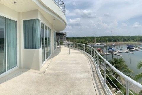 Studio dans le Condo à Nuea Khlong, Thaïlande  № 138385 - photo 10