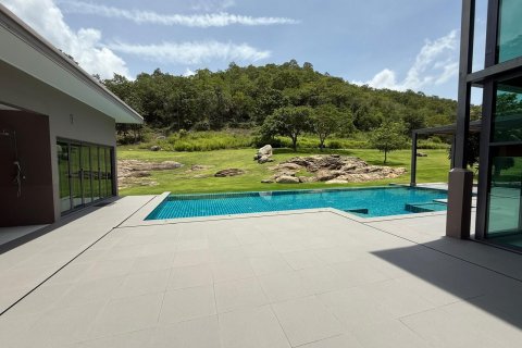 Вилла в Хуа Хине, Таиланд с 5 спальнями  № 138384 - фото 2