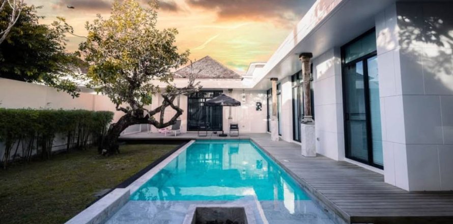 Villa à Chalong, Thaïlande 3 chambres № 150447