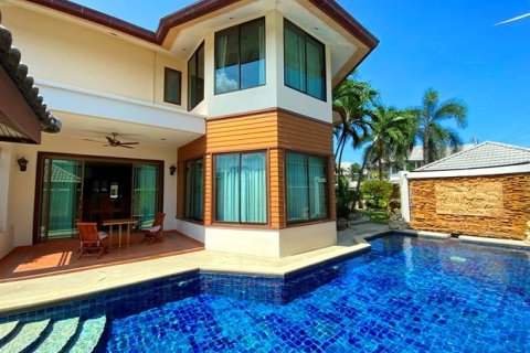 Haus in Pattaya, Thailand 4 Schlafzimmer № 223050