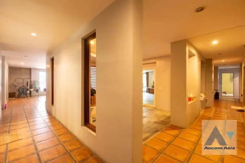Haus in Watthana, Bangkok, Thailand 10 Schlafzimmer № 216873 - Foto 9