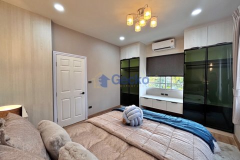 House in Pattaya, Thailand 4 bedrooms № 196065 - photo 28